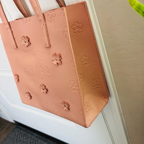 Ted Baker Blush Pink Floral Faux Leather Small Tote 10”x 9.75”x 4” - Picture 10 of 16